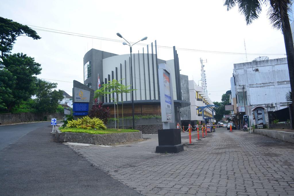 Yunna Hotel Lampung Бандар-Лампунг Экстерьер фото