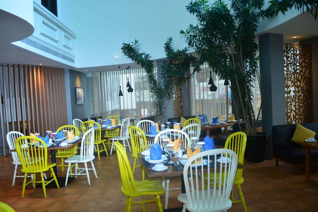 Yunna Hotel Lampung Бандар-Лампунг Экстерьер фото