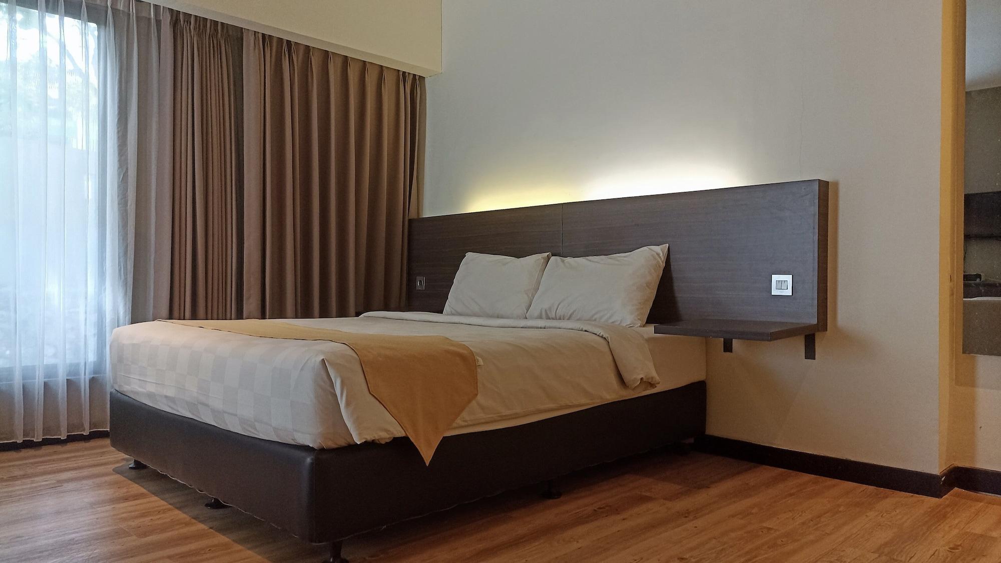 Yunna Hotel Lampung Бандар-Лампунг Экстерьер фото