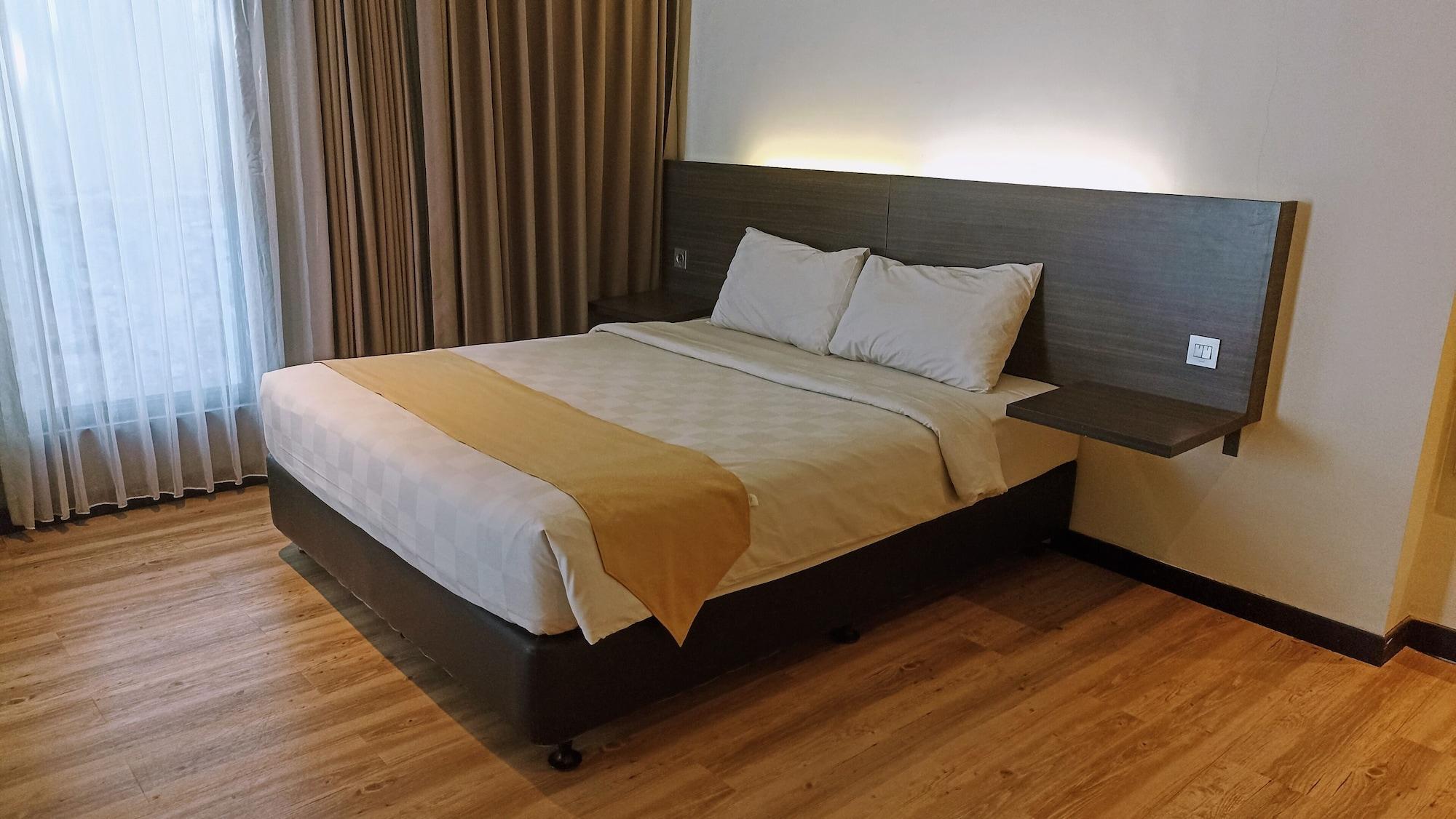 Yunna Hotel Lampung Бандар-Лампунг Экстерьер фото