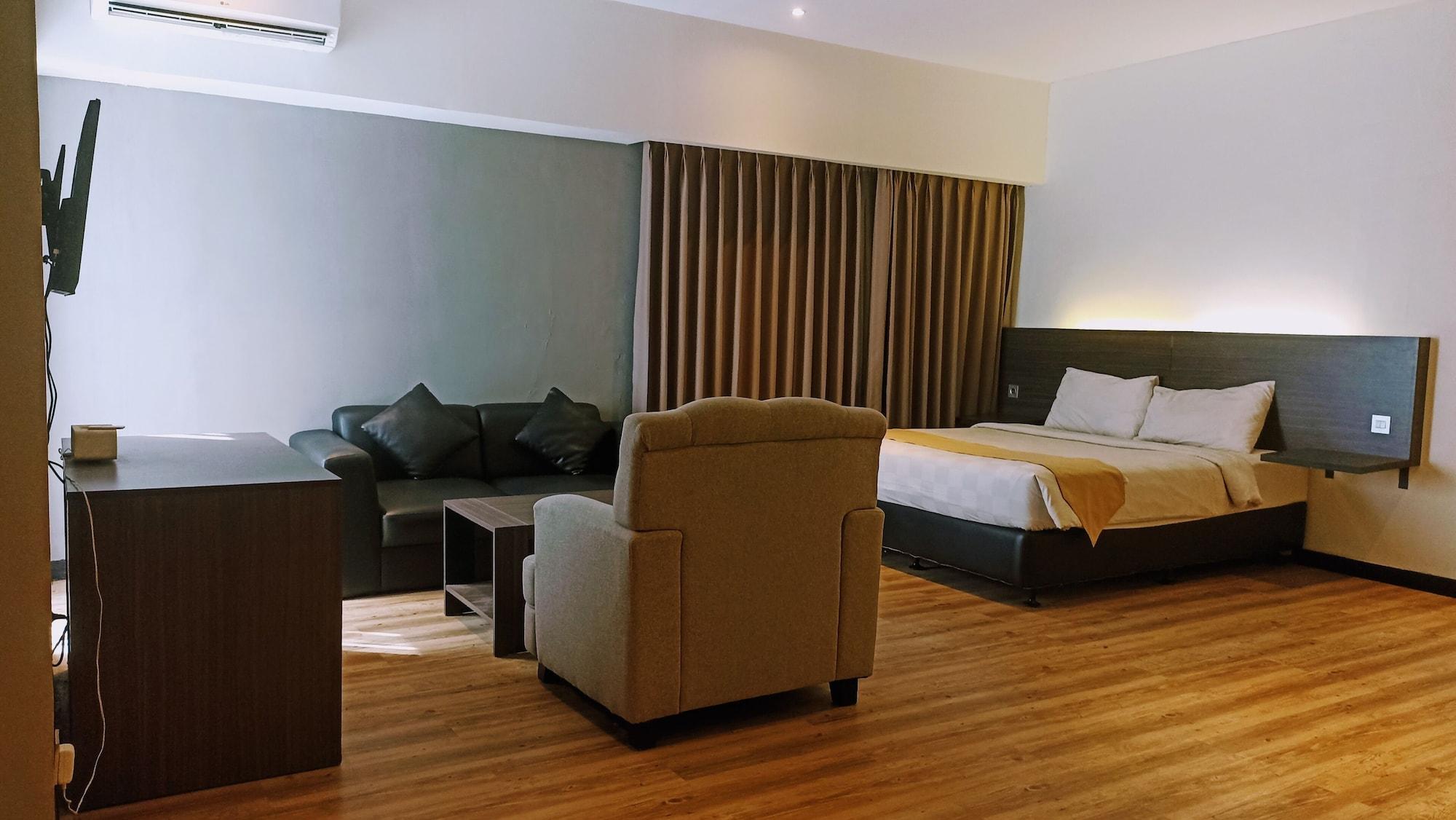 Yunna Hotel Lampung Бандар-Лампунг Экстерьер фото
