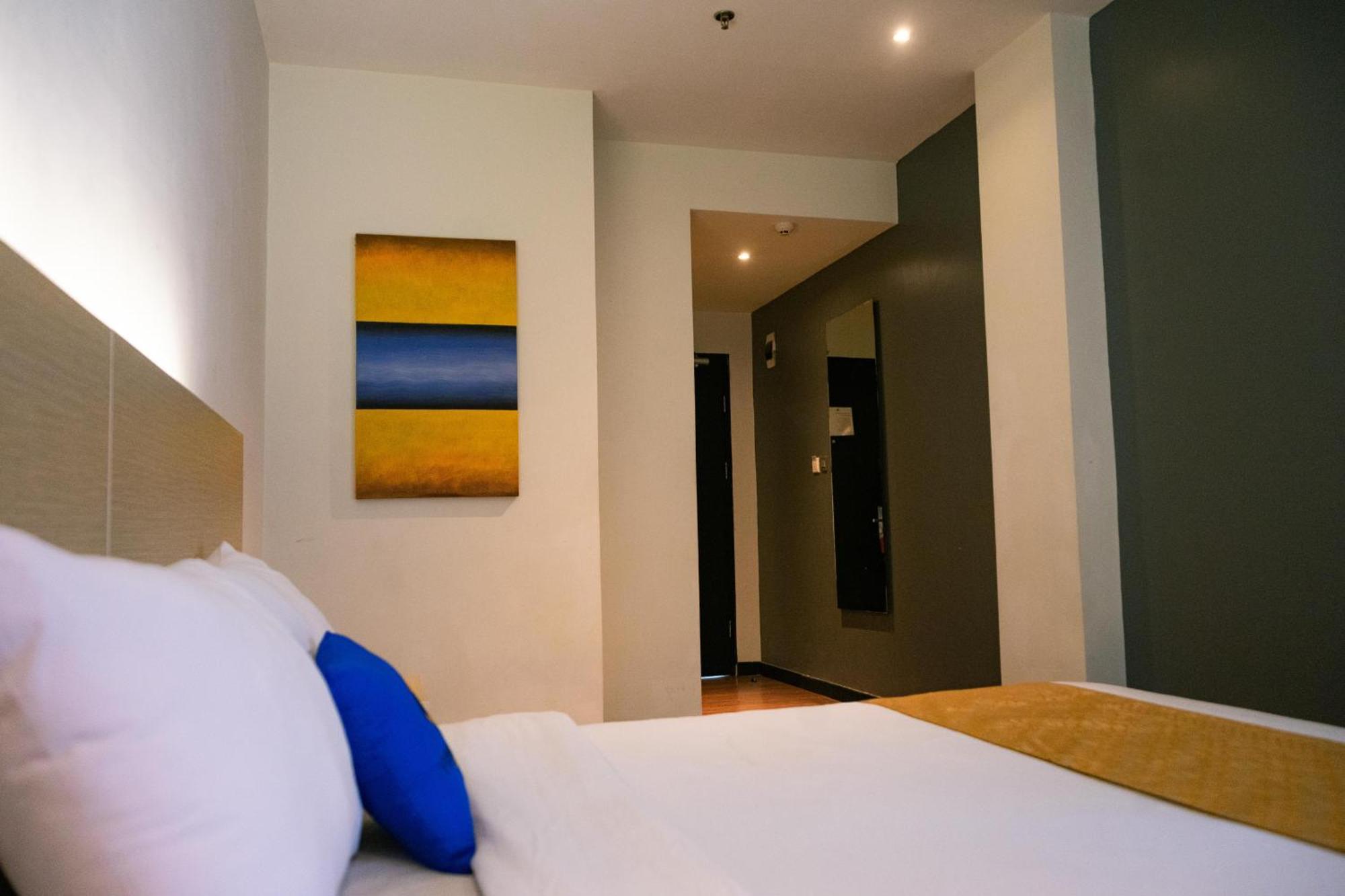 Yunna Hotel Lampung Бандар-Лампунг Экстерьер фото